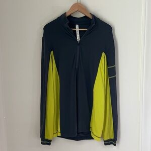 Lululemon Men’s 1/2 Zip Gray/Lime Green Running Pullover  size Large